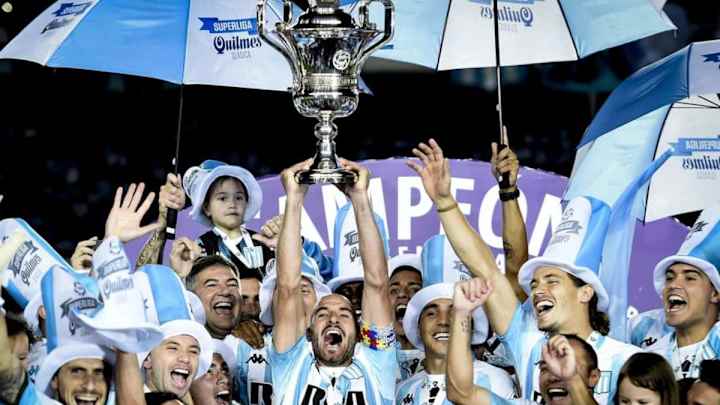 La reacción de los hinchas de Racing cuando nombaron a Centurión durante la celebración