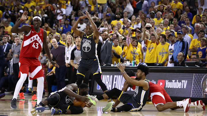 Warriors Get Technical Foul Late for Calling Timeout They Didn't Have