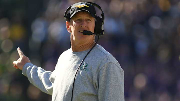 Oregon, Defensive Coordinator Jim Leavitt Mutually Part Ways After Two Seasons