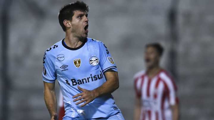 Arsenal Consider Move for Argentinian Centre-Back Walter Kannemann to Bolster Ageing Defence