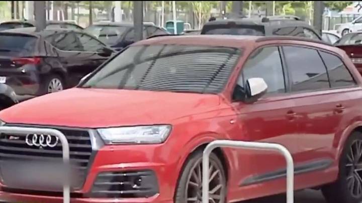 Alertaron de un posible paquete bomba en el coche de Luis Suárez en el aeropuerto