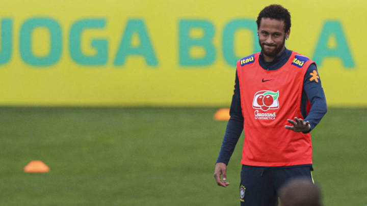 Neymar tendría que bajarse el sueldo a la mitad para volver al FC Barcelona