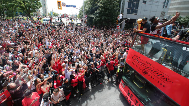‘We Found Landon’: Raptors Fans Use Simple Chant to Help Lost Child Find Parents ‘We Found Landon’: Raptors Fans Use Simple Chant to Help Lost Child Find Parents