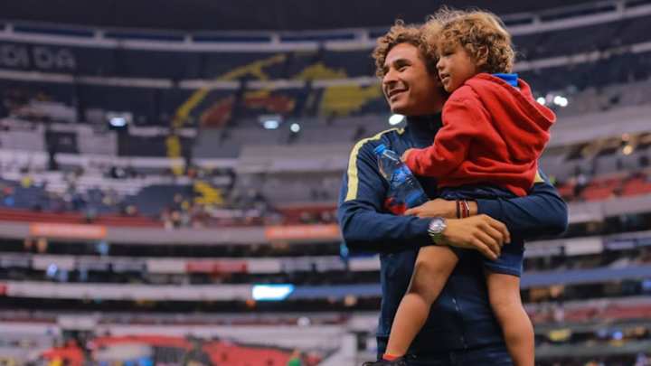 Guillermo Ochoa tiene el enorme reto de volver a ser un referente del América