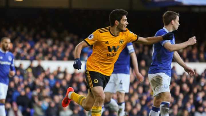 Aficionados de los Wolves hacen nueva canción para Raúl Jiménez