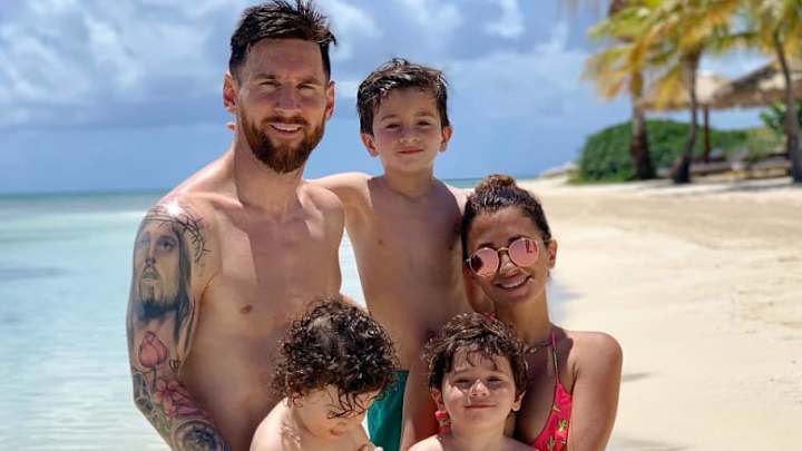 Más fotos de las vacaciones de Lionel Messi en familia: playa, jeep y desconexión Más fotos de las vacaciones de Lionel Messi en familia: playa, jeep y desconexión