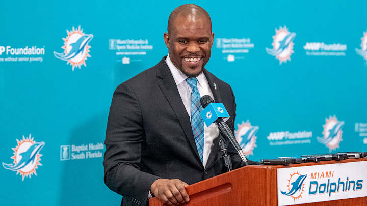 'Whirlwind': Flores Goes From Super Bowl Champs to Dolphins