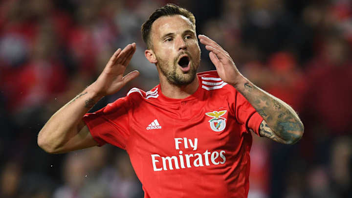 Hapless Benfica Fans Make 37-Hour Journey to Wrong Frankfurt for Europa League Clash Hapless Benfica Fans Make 37-Hour Journey to Wrong Frankfurt for Europa League Clash