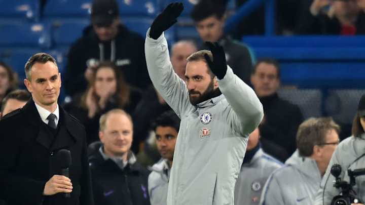 El troleo de los ex compañeros de Higuaín por la talla de pantalones del "Pipa"