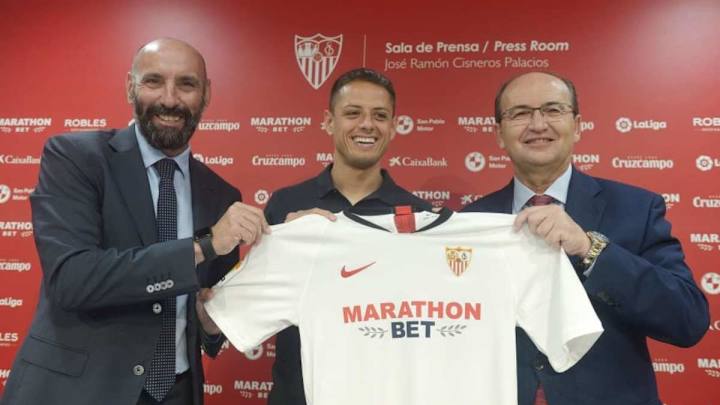 Javier Hernández podría enfrentar a las Chivas jugando con el Sevilla Javier Hernández podría enfrentar a las Chivas jugando con el Sevilla