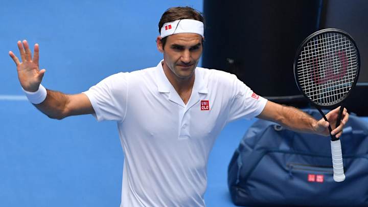 Roger Federer Weathers Early Pressure, Keeps Rolling in Melbourne Roger Federer Weathers Early Pressure, Keeps Rolling in Melbourne