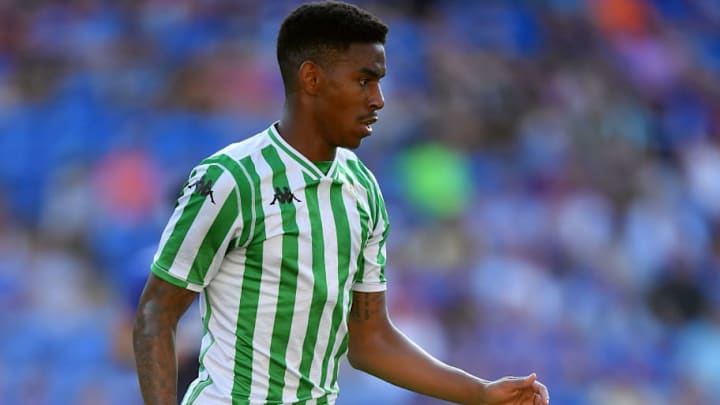 Junior Firpo es la prioridad del FC Barcelona para el lateral pero a precio de ganga Junior Firpo es la prioridad del FC Barcelona para el lateral pero a precio de ganga