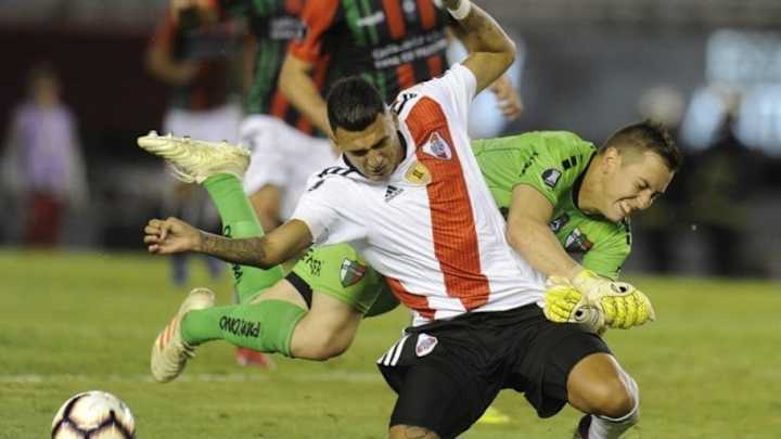 Los clarísimos penales que no le cobraron a River Plate en su debut por Copa Libertadores Los clarísimos penales que no le cobraron a River Plate en su debut por Copa Libertadores