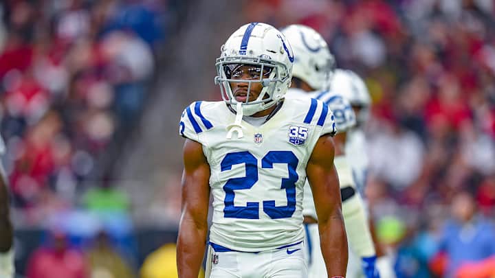 Colts' Kenny Moore Saved an Injured Dog and Ultimately His Owner Colts' Kenny Moore Saved an Injured Dog and Ultimately His Owner