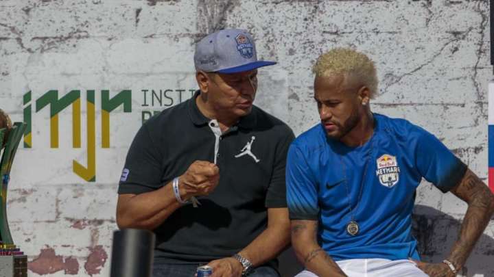 El padre de Neymar no cierra todavía las puertas al Barcelona