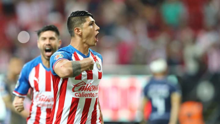 Isaác Brizuela: "Pulido está tomando su rol de líder en Chivas"