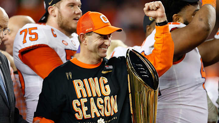 No. 1 Recruit Bryan Bresee Commits to Clemson Over Alabama, Michigan and More