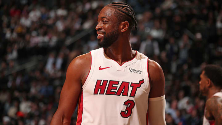 Dwyane Wade Signs Autographs, Takes Photos With Every Miami Heat Employee