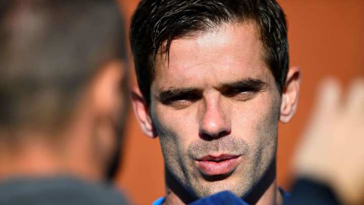 Gago rescindió su contrato con Boca y tuvo una caída que generó "memes" en las redes sociales