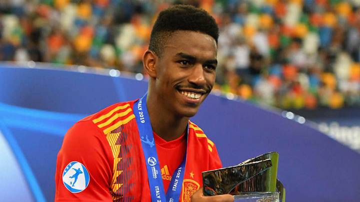 Barcelona Confirm €18m Junior Firpo Signing From Real Betis on 5-Year Deal