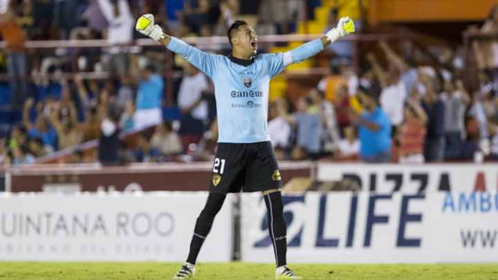El nuevo portero goleador del Querétaro