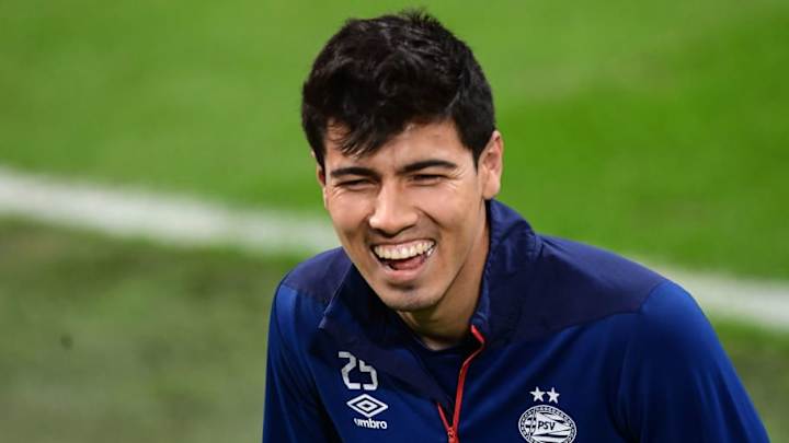 Afición del PSV ovaciona con el Cielito Lindo al 'Guti' Gutiérrez Afición del PSV ovaciona con el Cielito Lindo al 'Guti' Gutiérrez