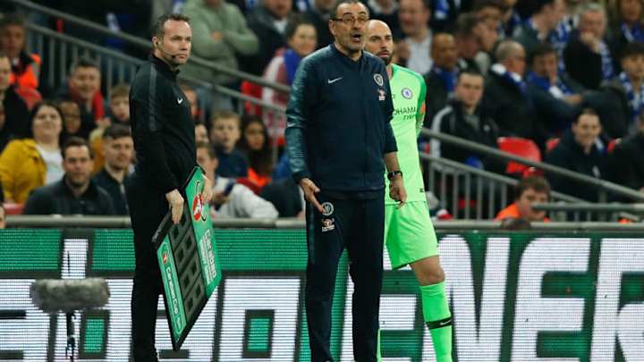 FURIOSO | La ira de Sarri con Kepa por negarse a salir del partido cuando él se lo ordenó