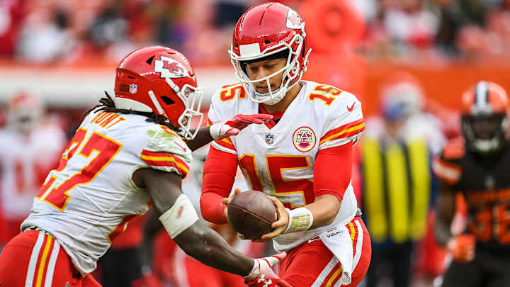 Chiefs QB Patrick Mahomes Discusses Kareem Hunt Signing With Cleveland Browns