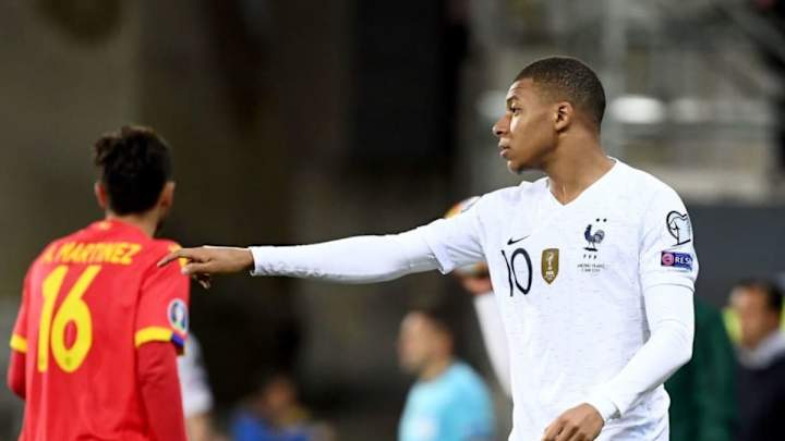La satírica respuesta de Mbappé a una noticia sobre sus exigencias al PSG La satírica respuesta de Mbappé a una noticia sobre sus exigencias al PSG