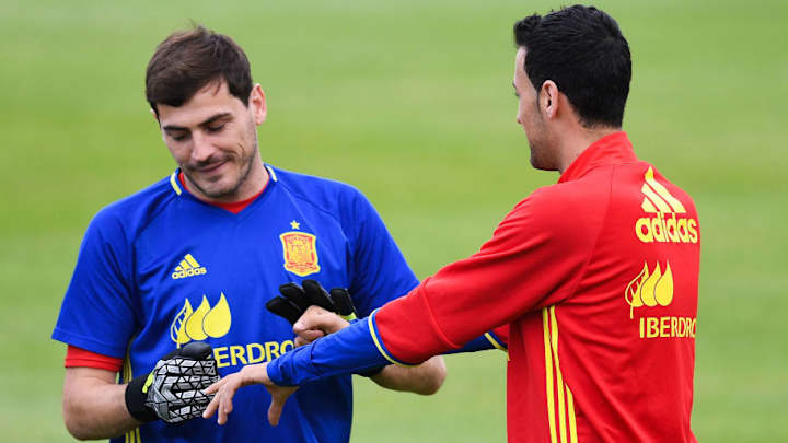 El trolleo de Casillas a Sergio Busquets por la foto de sus vacaciones en Instagram