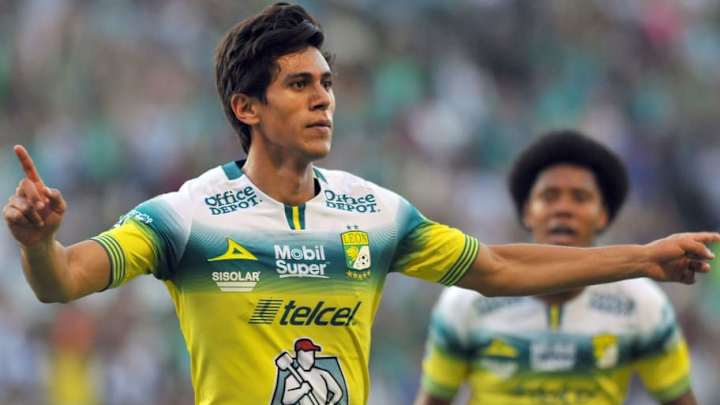 José Juan Macías supera a históricos mexicanos en goles anotados a su edad