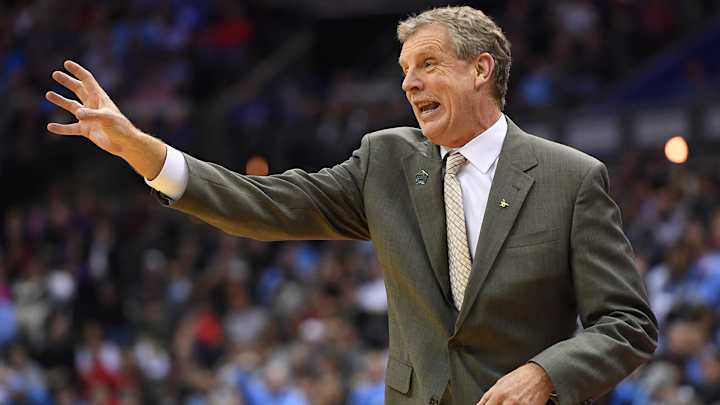 Iona's Tim Cluess Withdraws Name From St. John's Coaching Search