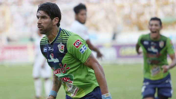 Solo el 'Loco' | Abreu será DT pero no se retira del fútbol Solo el 'Loco' | Abreu será DT pero no se retira del fútbol