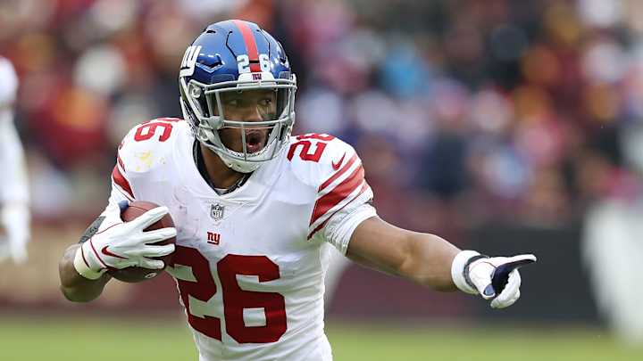 Saquon Barkley Gives Giants Tickets to Fan Denied Autograph by DeMarcus Lawrence Saquon Barkley Gives Giants Tickets to Fan Denied Autograph by DeMarcus Lawrence