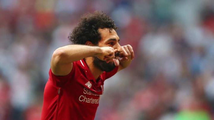 Salah adelanta al Liverpool al minuto de juego con un penal polémico