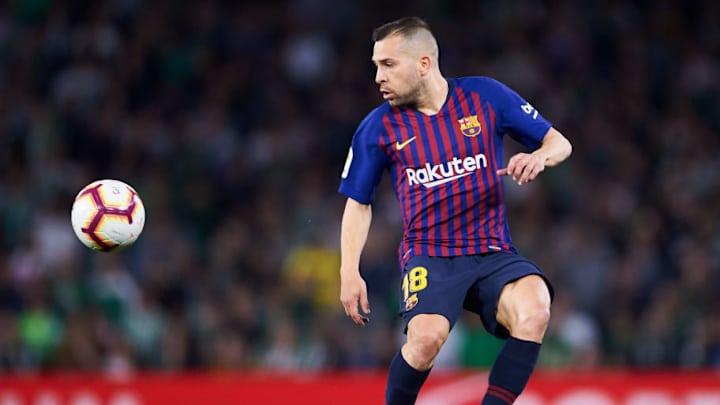 Los dos laterales que sondea el Barcelona para competir con Jordi Alba