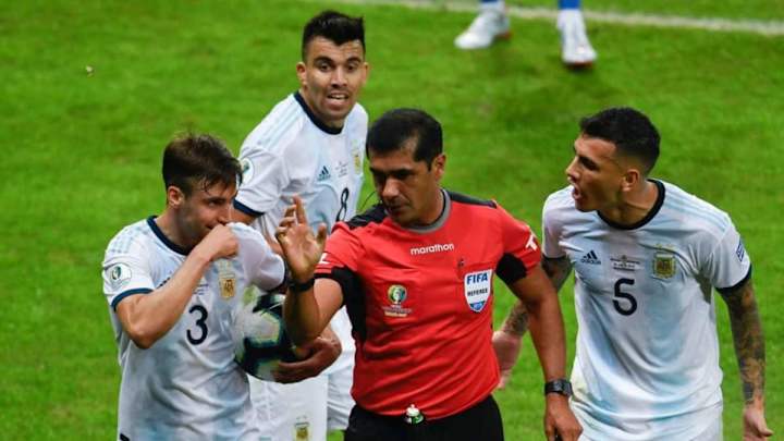 Las vergonzosas declaraciones de Zambrano sobre los penales no cobrados son otro papelón más Las vergonzosas declaraciones de Zambrano sobre los penales no cobrados son otro papelón más