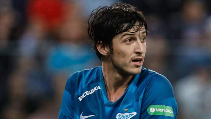 VÍDEO | Un futbolista del Zenit se lleva a su compañero cargado entre sus brazos