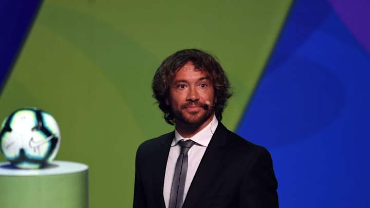 Diego Lugano explotó contra el VAR tras los tres goles que le anuló a Uruguay ante Perú