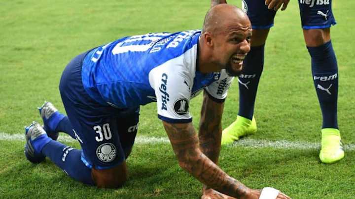 La insólita explicación de Felipe Melo sobre una falta: "Fueron mis genitales que lo derribaron"