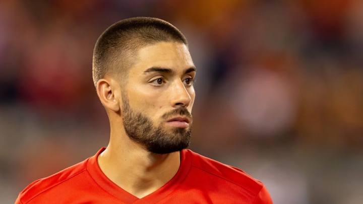 Wife of Ex-Atletico Madrid Winger Yannick Carrasco 'Confirms' Interest From Man Utd Wife of Ex-Atletico Madrid Winger Yannick Carrasco 'Confirms' Interest From Man Utd