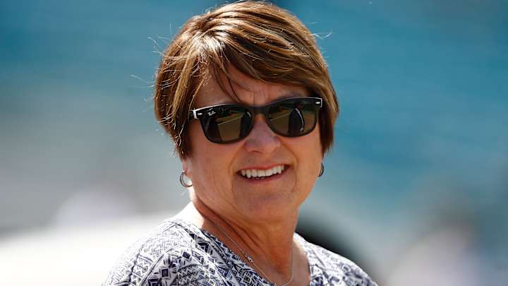 Titans Owner Gives Texans a 'Hard No' on Wearing Houston Oilers Throwback Jerseys Titans Owner Gives Texans a 'Hard No' on Wearing Houston Oilers Throwback Jerseys