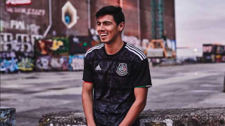 La Selección Mexicana estrena elegante jersey alternativo