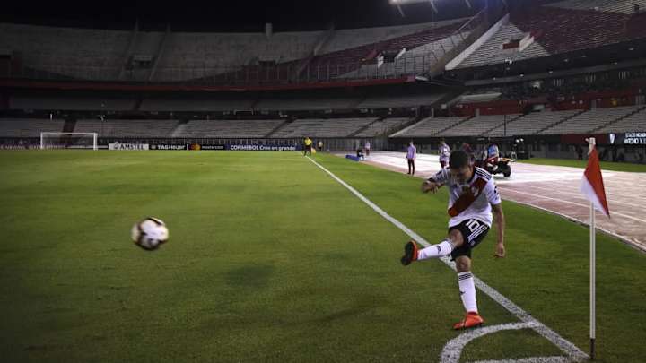 Ex jugador de Boca: "Si compartimos el estadio con River es para ayudarlos a llenar la cancha"