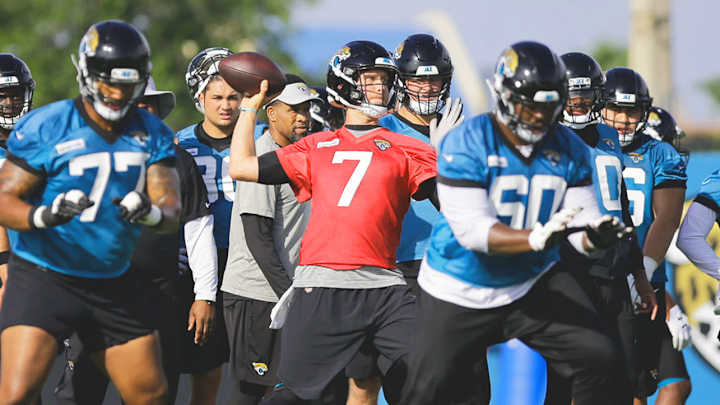 Jaguars Defense Improves, But Foles Fails to Elevate the Offense