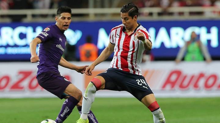 ​Carlos Cisneros será baja de Chivas seis meses por lesión