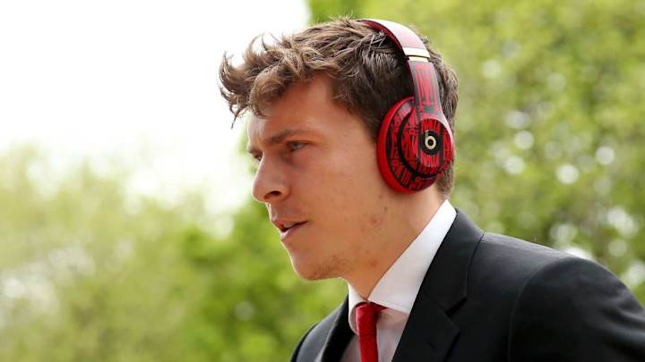Victor Lindelof Insists He Is Happy at Manchester United Amid Rumoured Barcelona Interest Victor Lindelof Insists He Is Happy at Manchester United Amid Rumoured Barcelona Interest