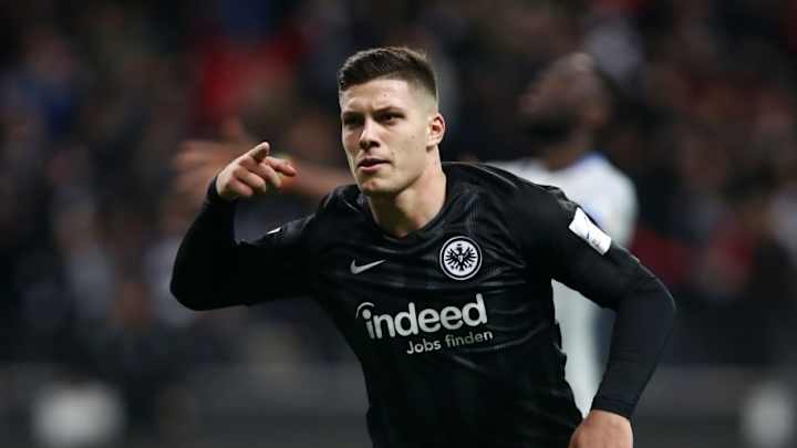 El Eintracht Frankfurt se la hace difícil al FC Barcelona en su intento por fichar a Luka Jovic