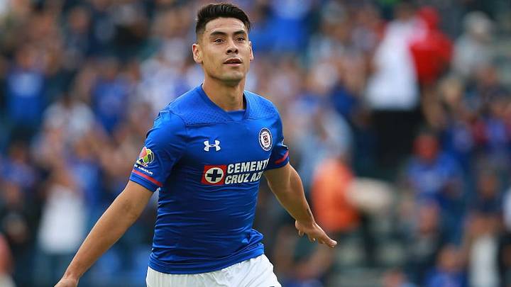 Felipe Mora revela que en Cruz Azul le informaron que no seguiría...¡con un mensaje de WhatsApp! Felipe Mora revela que en Cruz Azul le informaron que no seguiría...¡con un mensaje de WhatsApp!