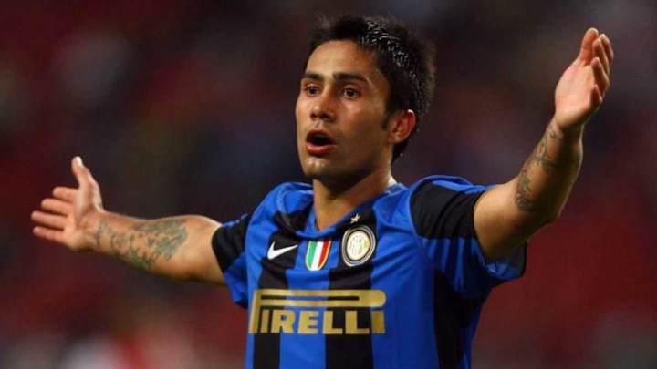 La "U" rompe el mercado y contrata al 'Mago' Jiménez como la bomba del año La "U" rompe el mercado y contrata al 'Mago' Jiménez como la bomba del año